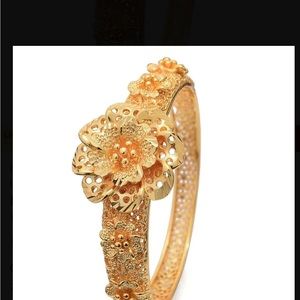 24K GoldPlated Ladies Bangle luxury Style.
